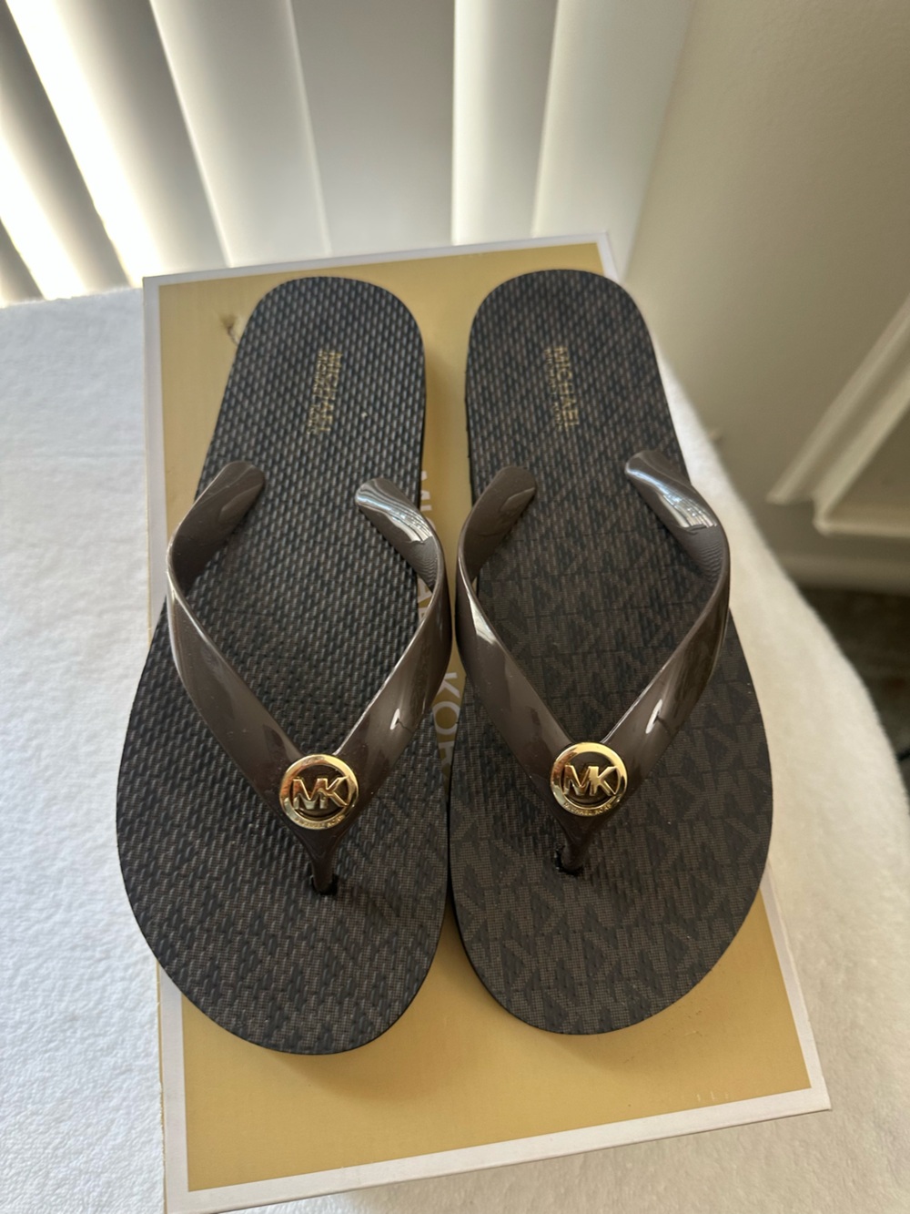 Michael Kors Brown Monogram Flip-Flop Sandals Size 8